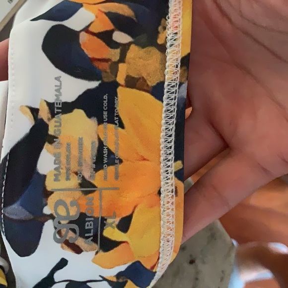 Never worn Albion swim top - Picture 3 of 3